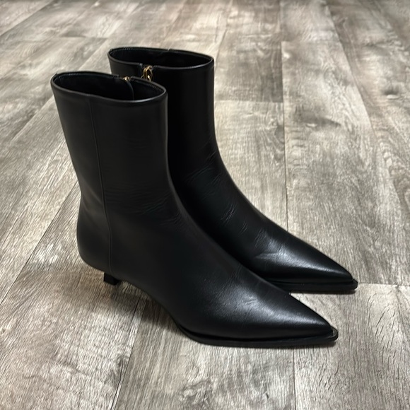 Massimo Dutti Heeled ankle boots with welt detail size 6